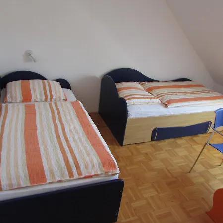 Kurent Hostel *